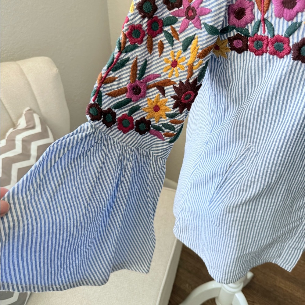 Floral Embroidered Striped Blouse - Picture 4 of 7